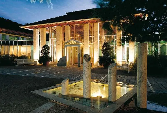 מלון H+ Limes Thermen אאלן