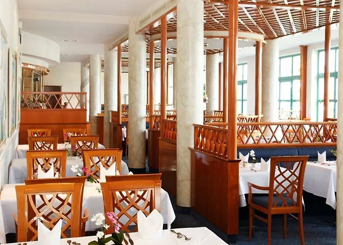 מלון H+ Limes Thermen אאלן